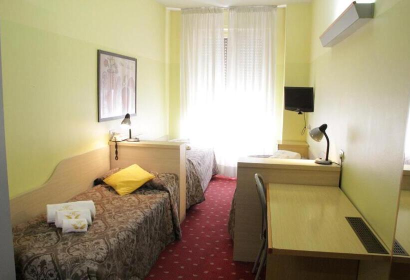 标准三人间, Lugano