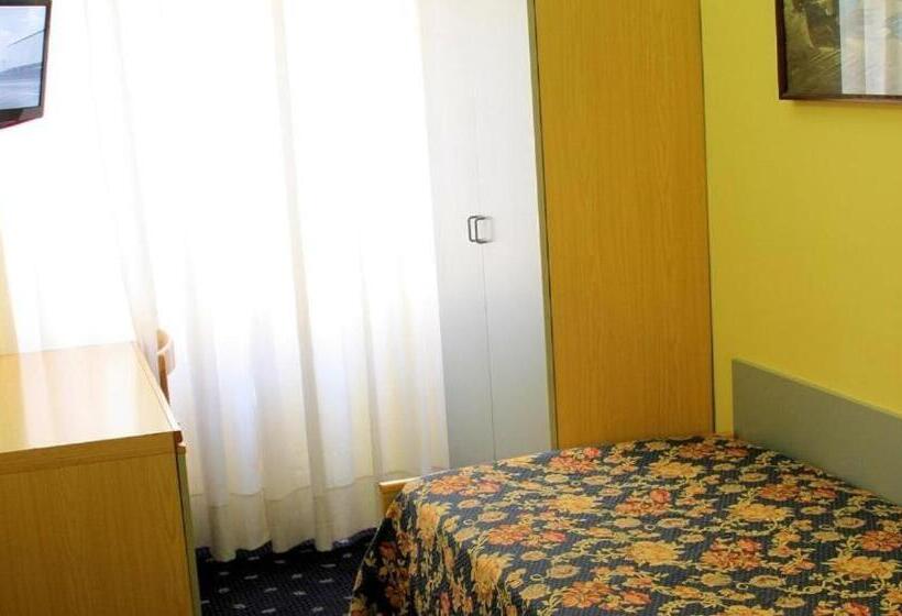 标准单人间, Lugano