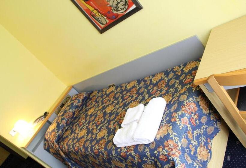 标准单人间, Lugano