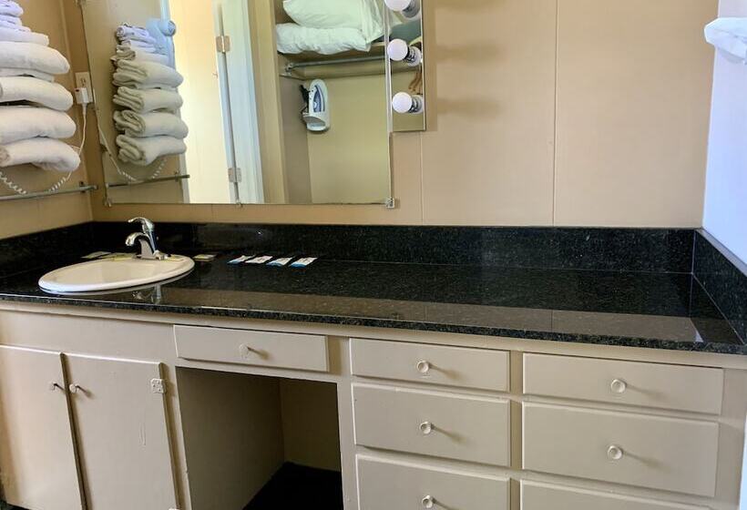 스탠다드 룸 더블 침대 2개, Stevenson’s Inn