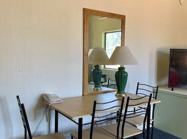 스탠다드 룸 더블 침대 2개, Stevenson’s Inn