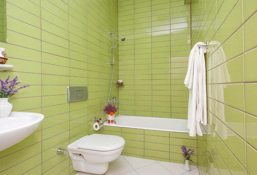 اتاق خانوادگی, Turkoman