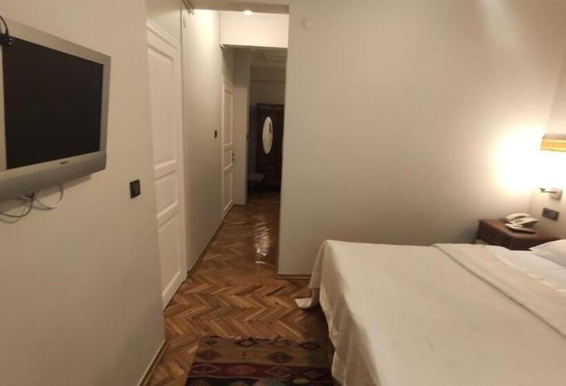 اتاق خانوادگی, Turkoman