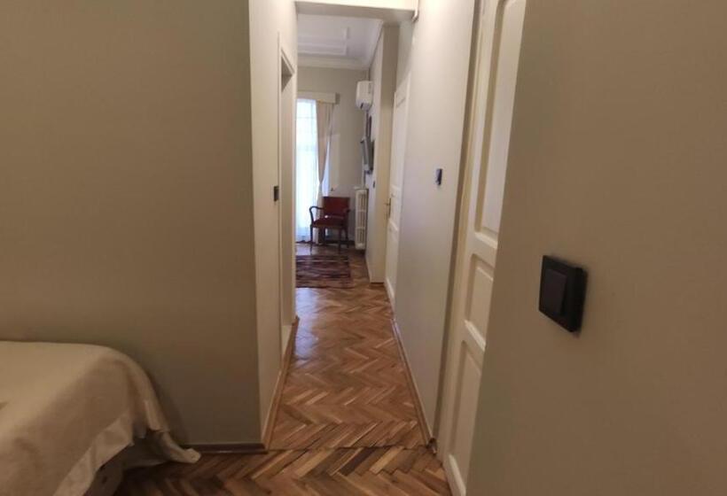 اتاق خانوادگی, Turkoman