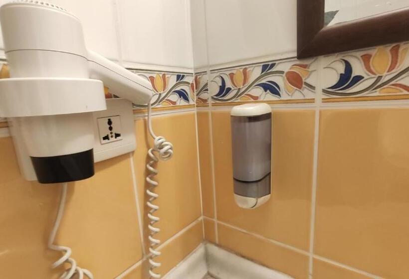 اتاق استاندارد سه نفره, Turkoman