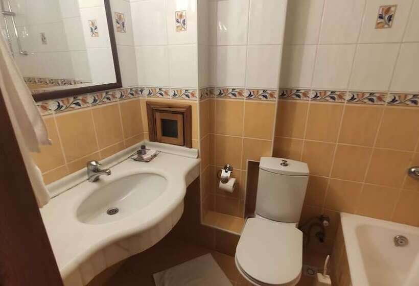 اتاق استاندارد سه نفره, Turkoman