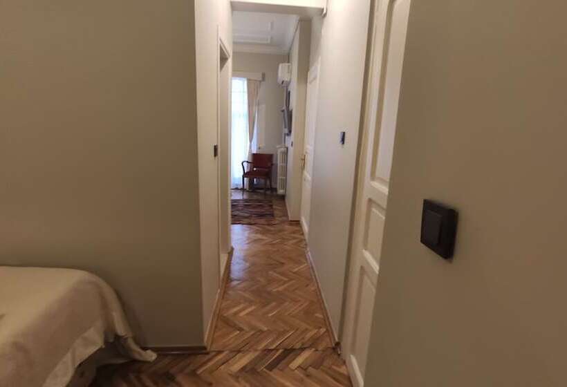 اتاق خانوادگی, Turkoman