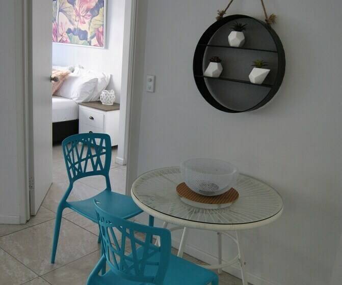 Апартаменты 1 Спальня, Budds Beach Apartments