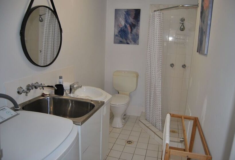 Апартаменты 1 Спальня, Budds Beach Apartments