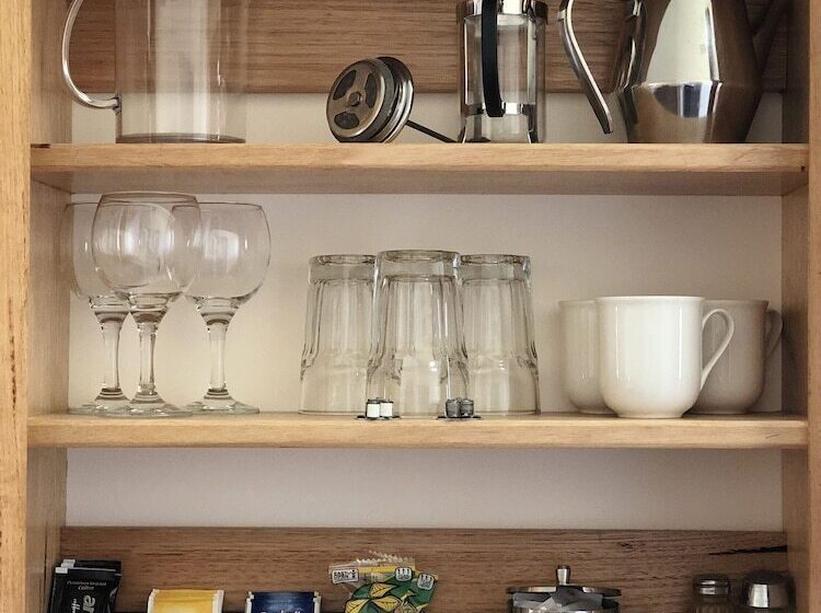 家庭间, Bright Avenue Motor Inn