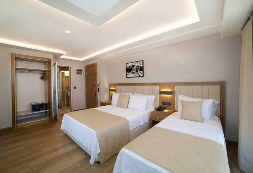 スタンダードトリプルルーム, Erboy Hotel Istanbul Sirkeci