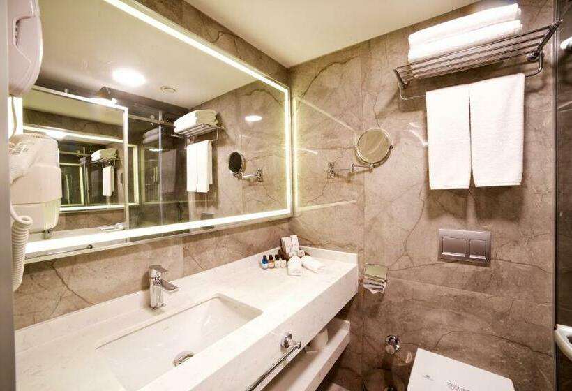 اتاق استاندارد سه نفره, Erboy Hotel Istanbul Sirkeci