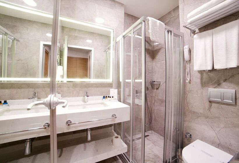 اتاق استاندارد سه نفره, Erboy Hotel Istanbul Sirkeci