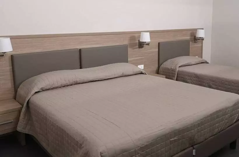 Standard Kolmen Hengen Huone, Il Gabbiano