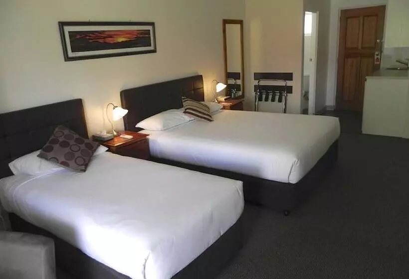 سوییت لوکس, Moore Park Inn
