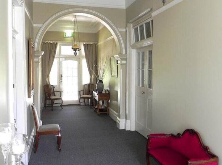 سوییت, Moore Park Inn