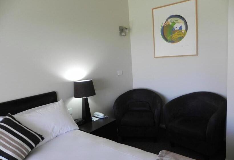 سوییت, Moore Park Inn