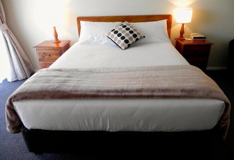 سوییت, Moore Park Inn