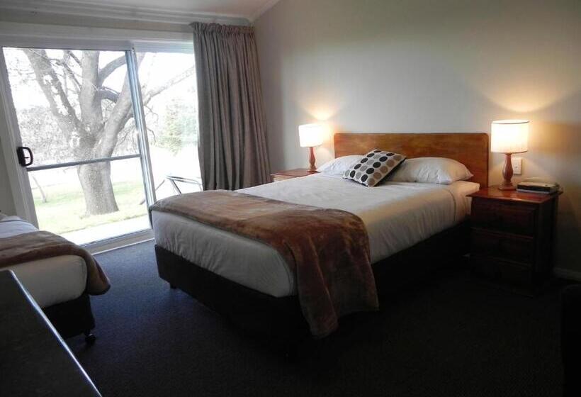 스위트, Moore Park Inn