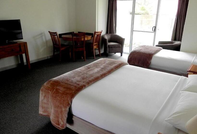 سوییت لوکس, Moore Park Inn