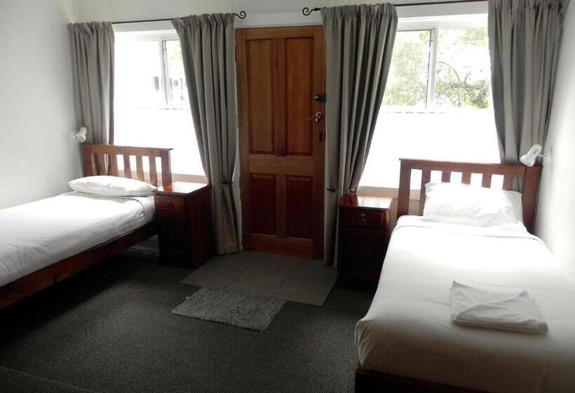 سوییت خانوادگی, Moore Park Inn