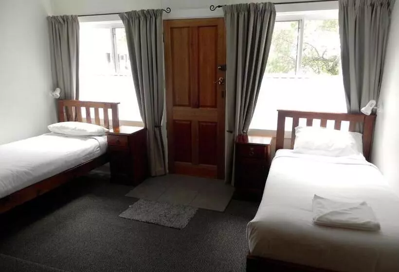 سوییت خانوادگی, Moore Park Inn