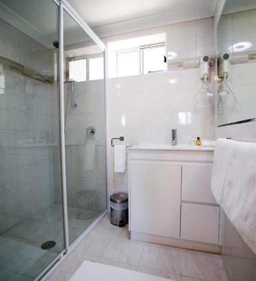 سوئیت اجرایی با تخت کینگ, Moore Park Inn