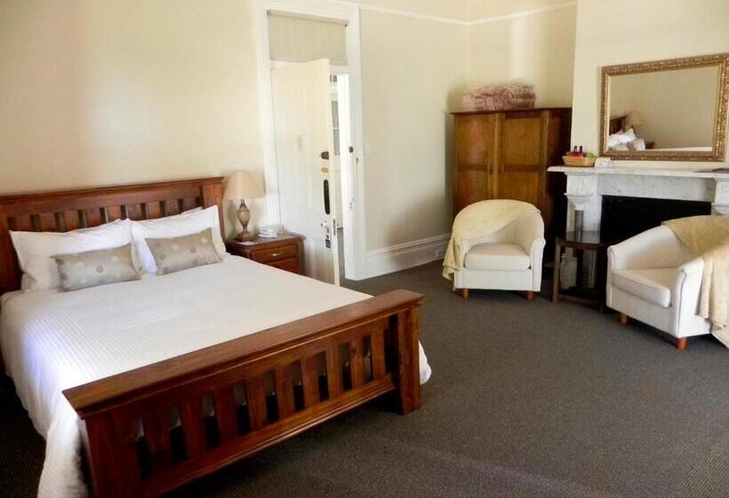 سوییت, Moore Park Inn