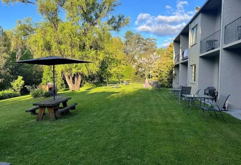 اتاق استاندارد با چشمانداز رودخانه, Riverbank Park Motel