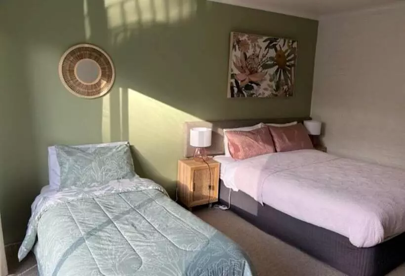 اتاق استاندارد با چشمانداز رودخانه, Riverbank Park Motel