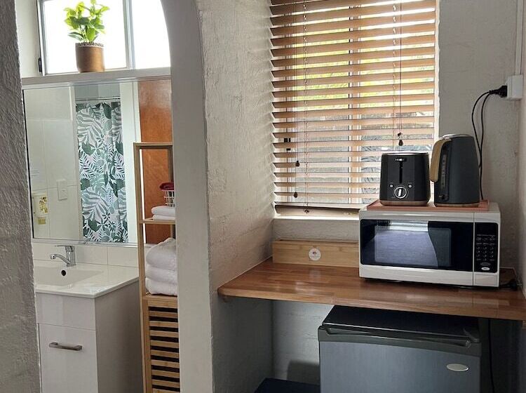 Номер Стандарт, Riverbank Park Motel