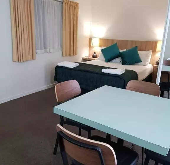اتاق خانوادگی, Southport Motel & Apartments