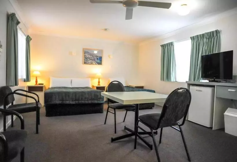اتاق خانوادگی, Southport Motel & Apartments