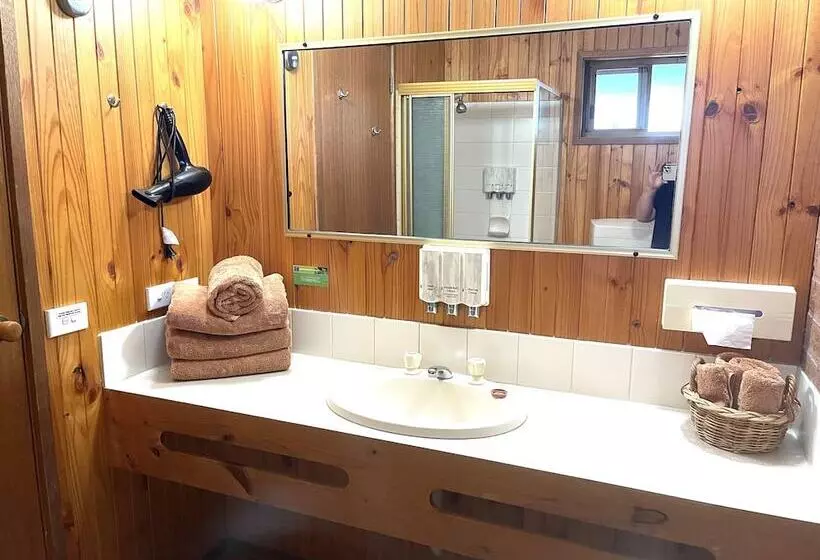 اتاق استاندارد, Country Roads Motor Inn
