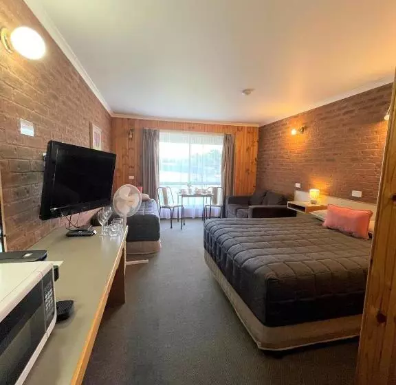 اتاق سوپریور, Country Roads Motor Inn