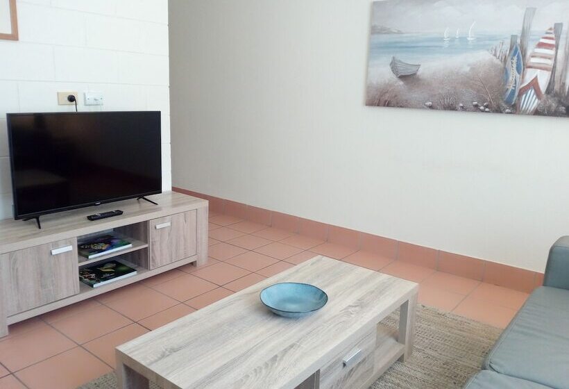 דירת שני חדרים, Lake Central Cairns