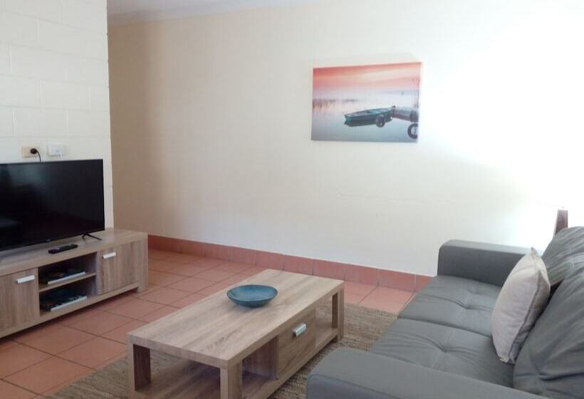 דירה משפחתית 2 חדרי שינה, Lake Central Cairns