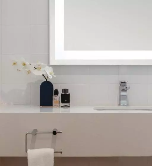 اتاق لوکس با تخت بزرگ, Novotel Melbourne Glen Waverley