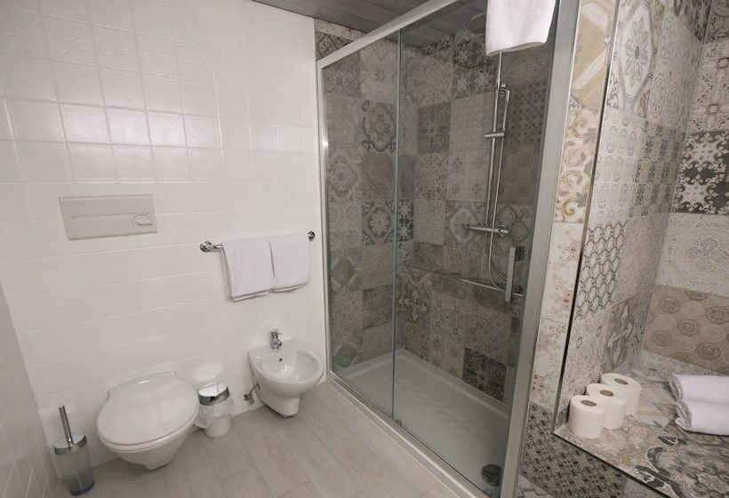 Номер Стандарт Трехместный, Family Hotel Schloss Rosenegg