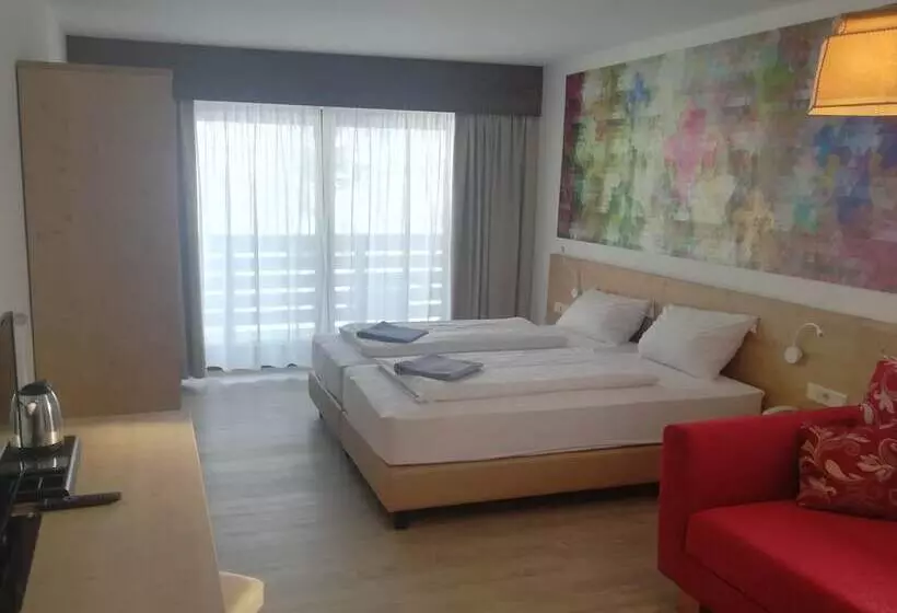 اتاق استاندارد سه نفره, Family Hotel Schloss Rosenegg