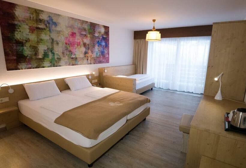 اتاق استاندارد سه نفره, Family Hotel Schloss Rosenegg