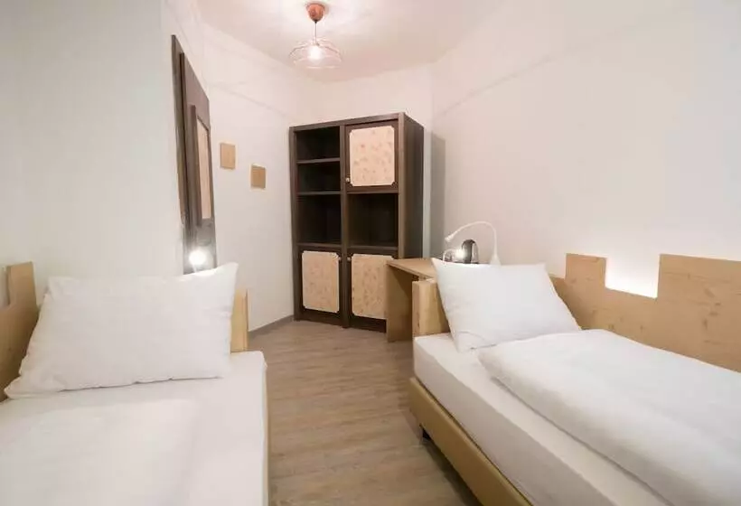 سوئیت خانواده 2 خوابه, Family Hotel Schloss Rosenegg