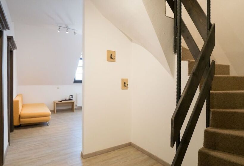 Люкс Семейный 2 Спальни, Family Hotel Schloss Rosenegg