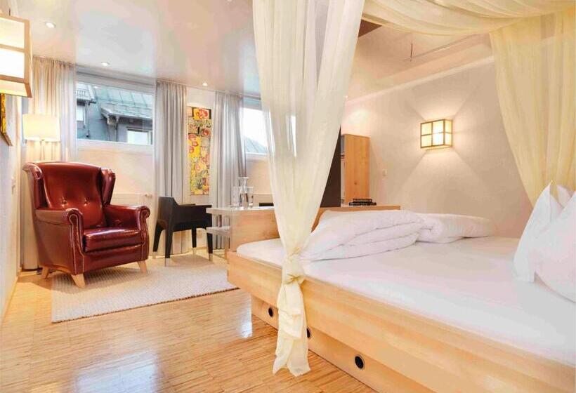 Номер Комфорт, Goldener Adler   Im Sommer Silvretta Card Premium Inkludiert