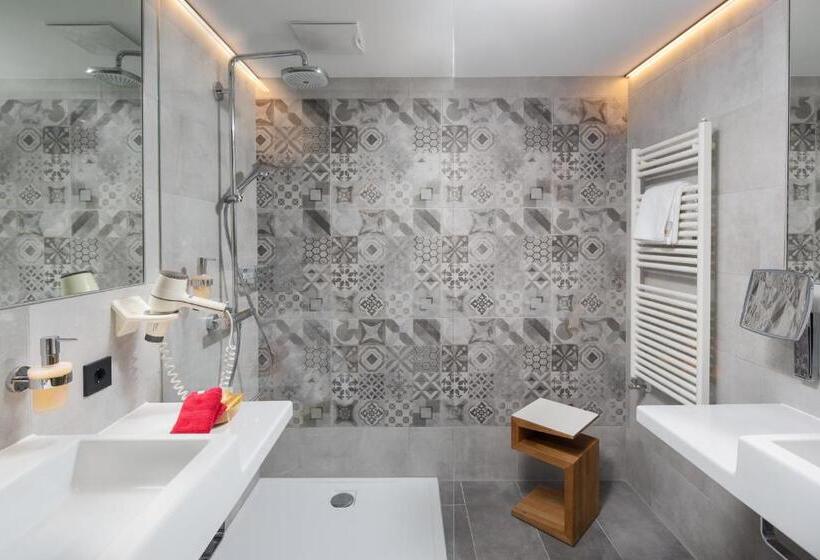 Номер Комфорт, Goldener Adler Im Sommer Silvretta Card Premium Inkludiert