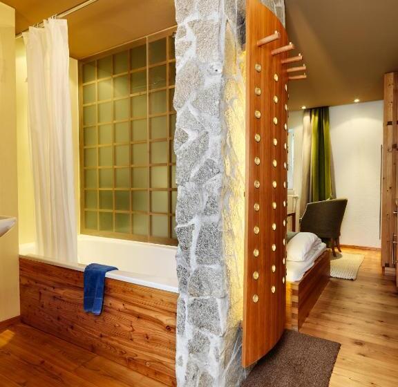 Номер Deluxe Одноместный, Goldener Adler Im Sommer Silvretta Card Premium Inkludiert