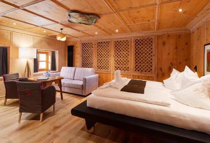 Номер Deluxe, Goldener Adler   Im Sommer Silvretta Card Premium Inkludiert