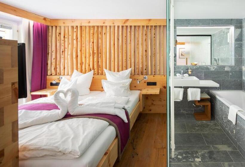 Номер Deluxe, Goldener Adler Im Sommer Silvretta Card Premium Inkludiert