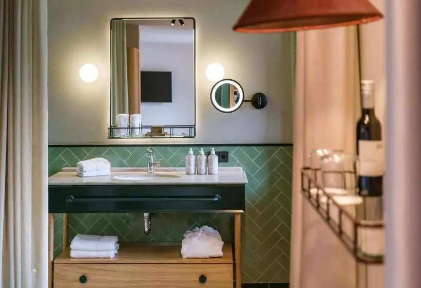 Suite, Post Am See