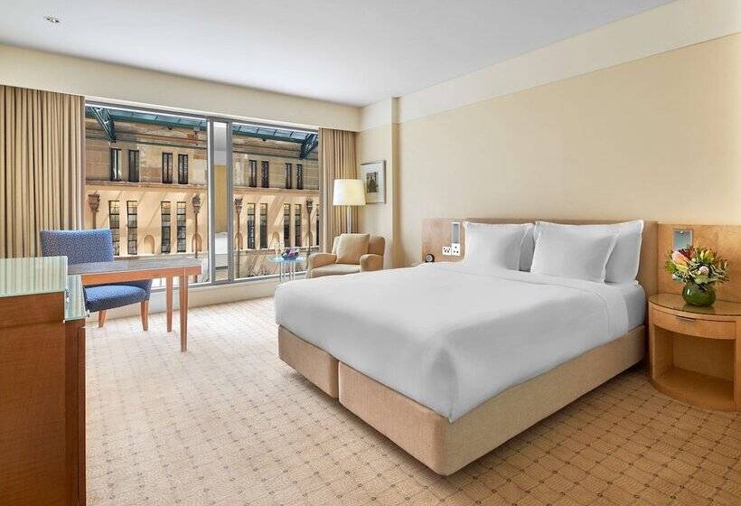 Номер Superior, The Fullerton Hotel Sydney